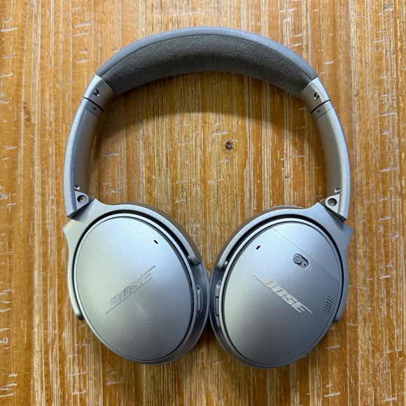 ❌SOLD❌ Bose QuietComfort 35 II Noise Cancelling Bluetooth Headphones – Silver - Picture 2 of 9